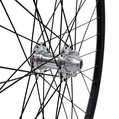 Front wheel SUNSTAR 28/29" 36H, disc breaks 6-bolt, thru axle